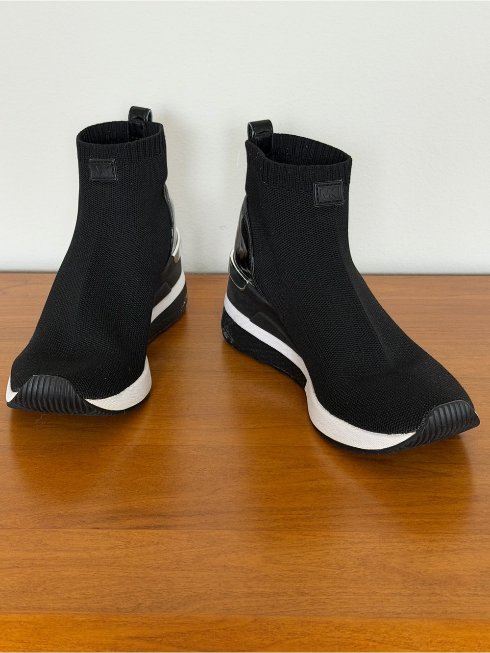 Chic Michael Kors Black Stretch Knit Skyler Bootie ~ 7/7,5 - Picture 2 of 12